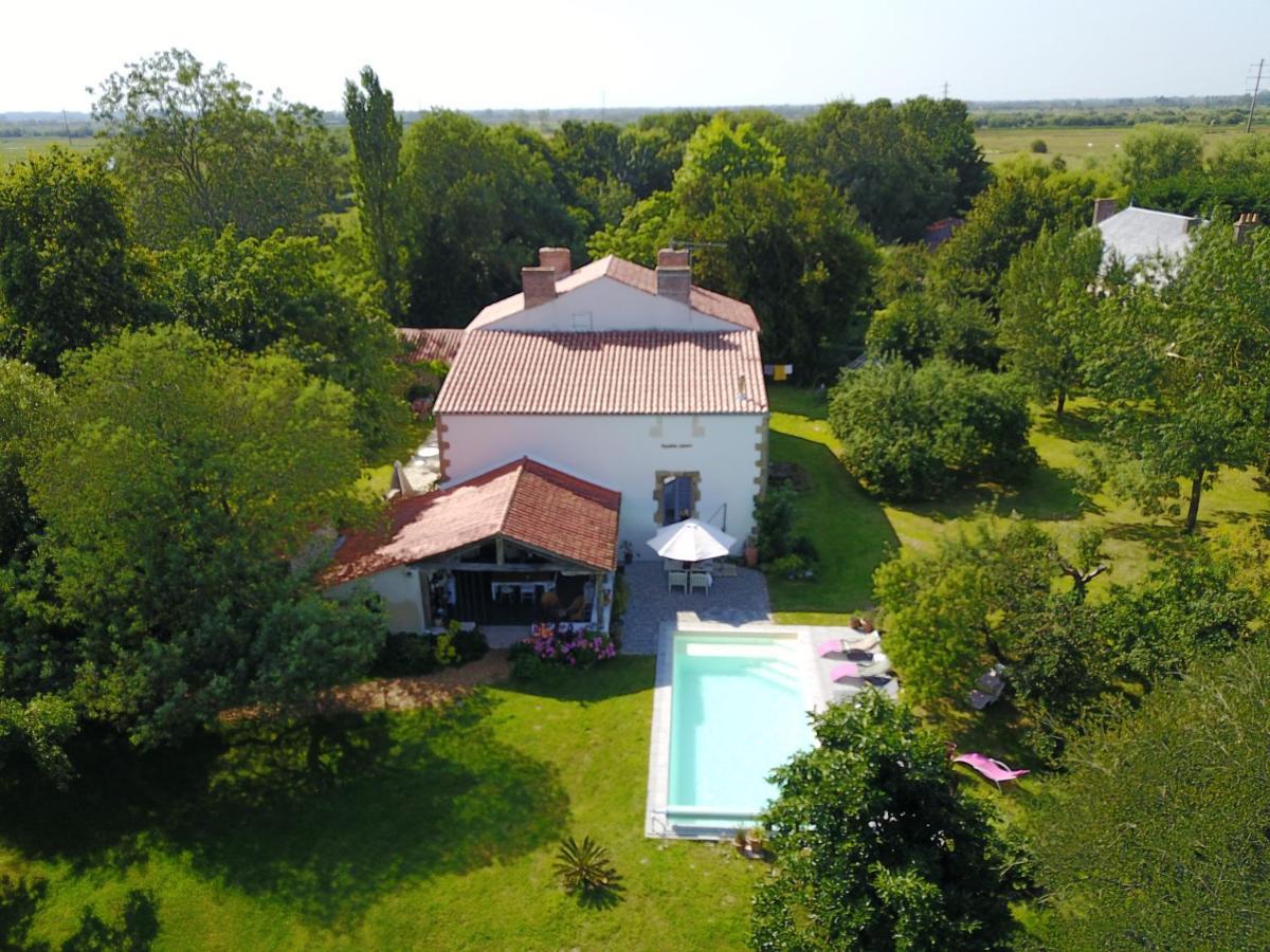 Bed and Breakfast Au Logis De La Mongie Soullans Exterior foto