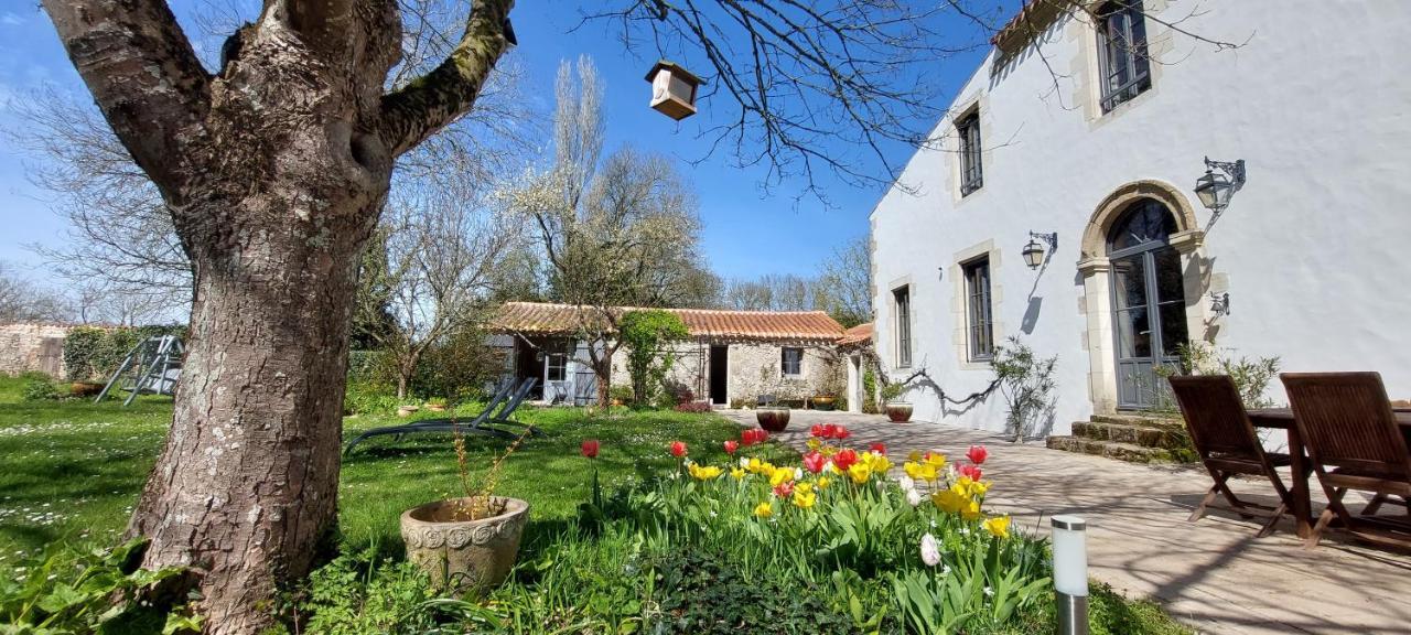 Bed and Breakfast Au Logis De La Mongie Soullans Exterior foto